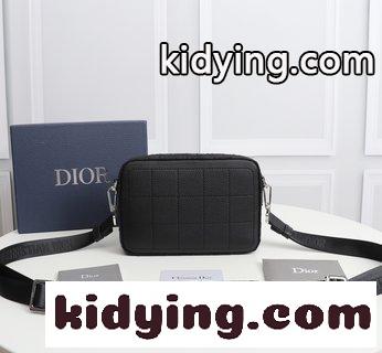 外側糊面「Dior」マーク 内部に「Dior」マークを印刷し 外側ファスナーポケット1つ クリスチャンディオール バッグ メンズコピー-1