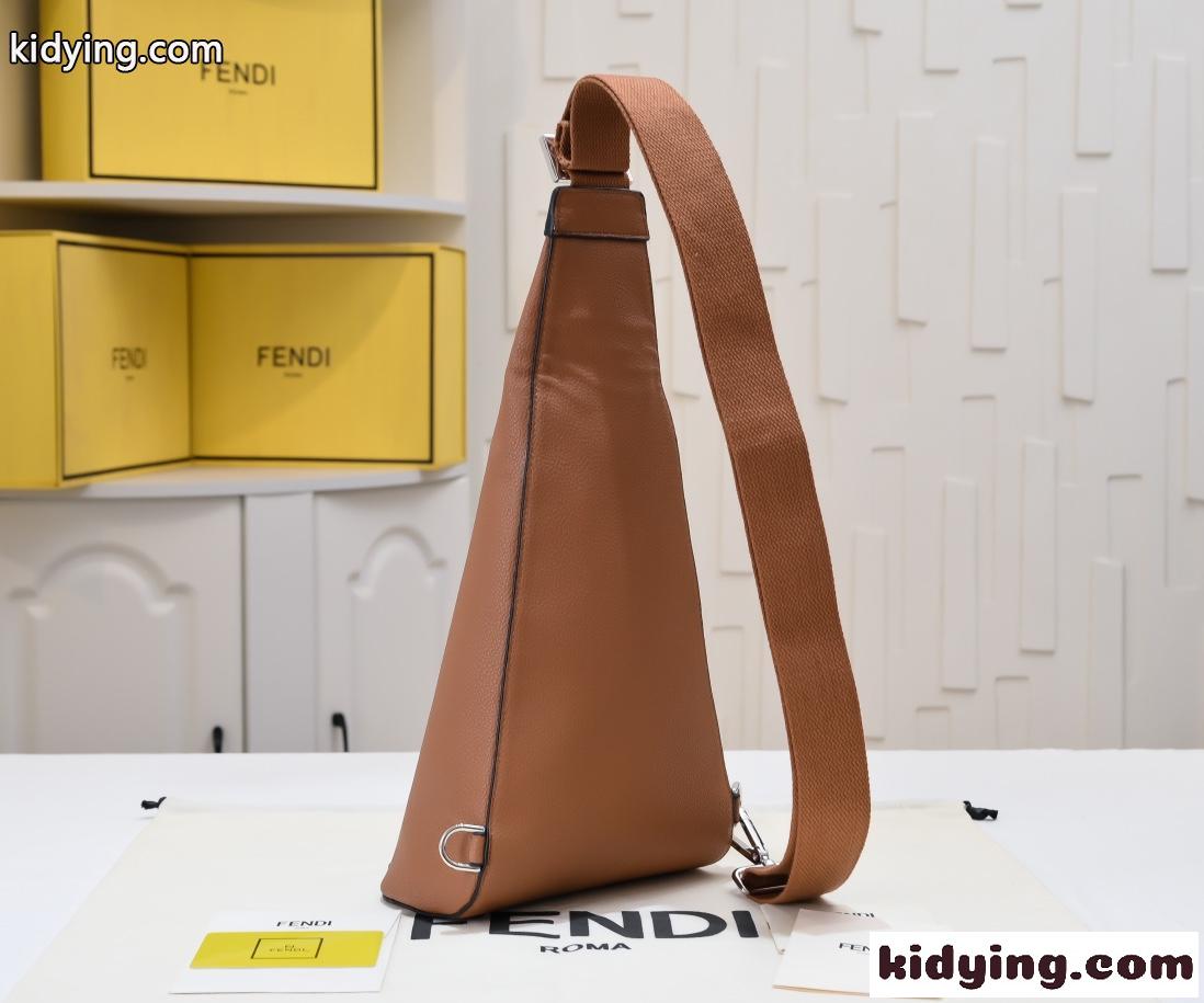 FENDI ROMA レザー フェンディ コーノ スーパーコピー メンズバッグ ブラウン-0