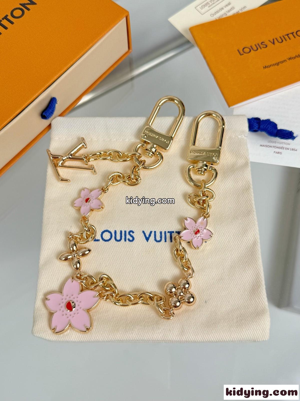 LV × TM バッグチャーム チェーン・チェリーブロッサム ルイ・ヴィトン スーパーコピー M02540-1