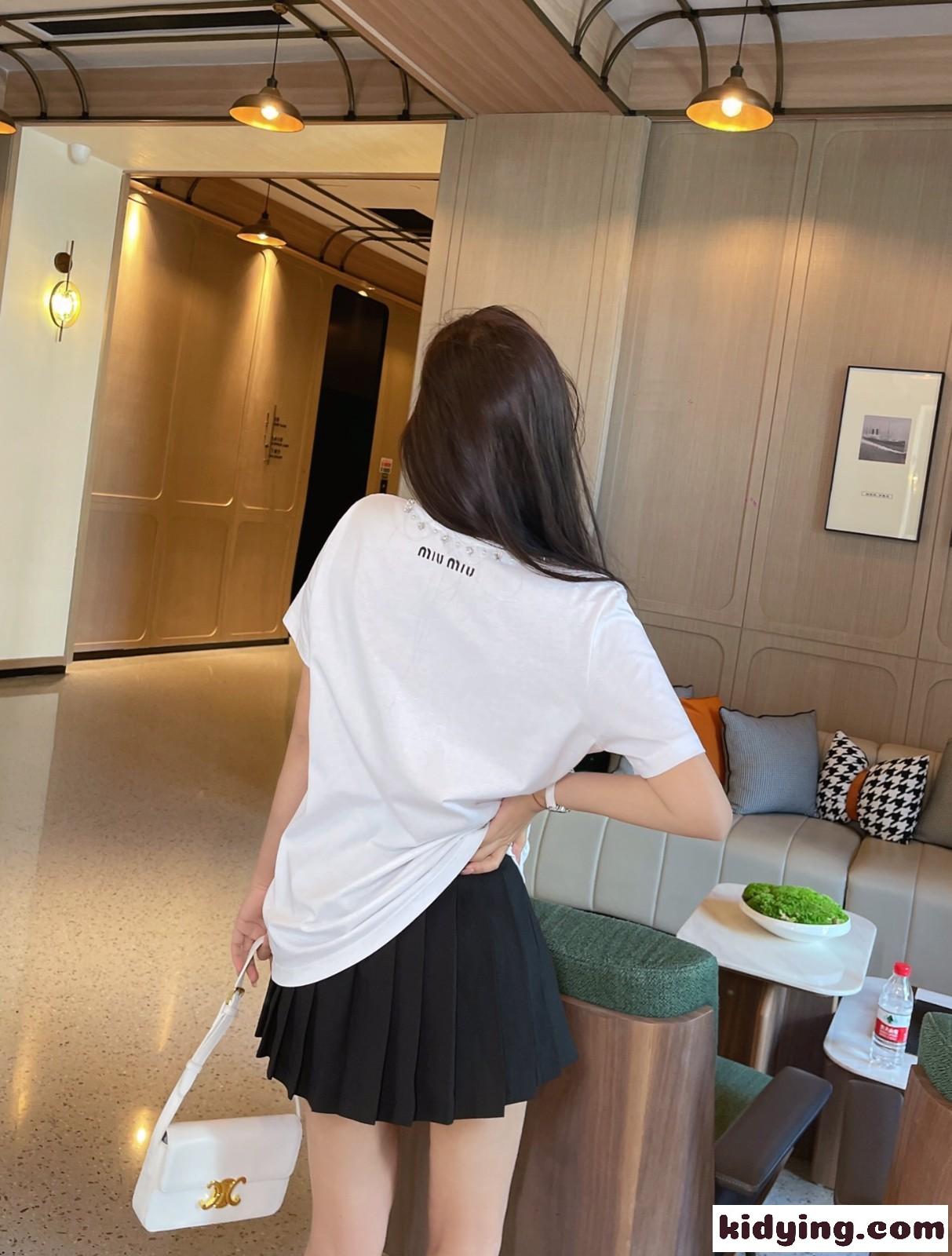 春夏 新作 人気 定番 ゆったり クルーネック ミュウミュウ 半袖tシャツ コピー 合わせやすい レディース トップス ホワイト-1