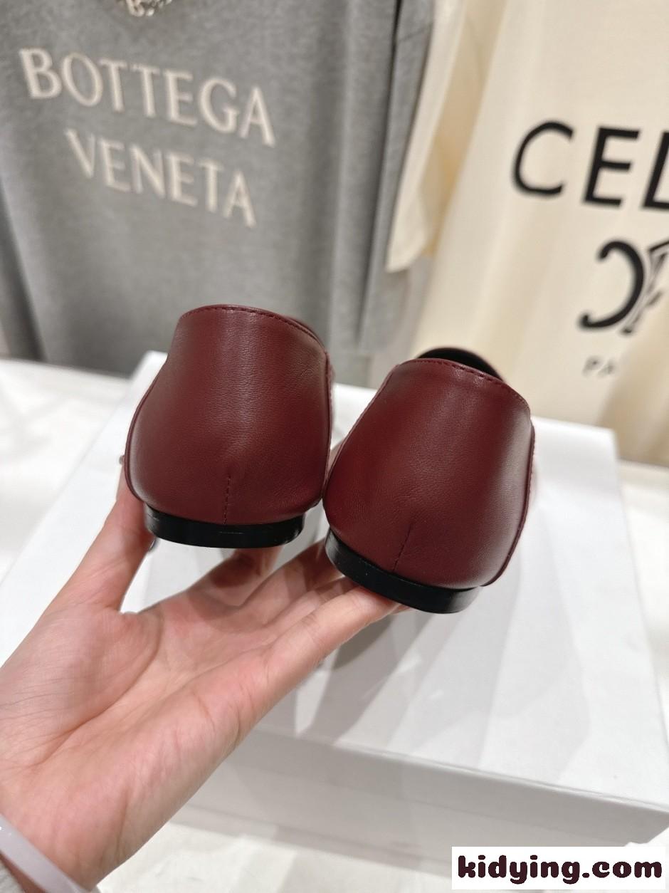 シンプル 上品 セリーヌ オーラ スリッポン ローファー スーパーコピー ボルドー-0