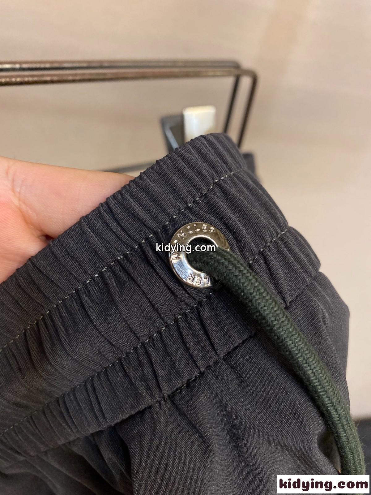 モンクレール パンツ スーパーコピー カジュアル 合わせやすい ショートパンツ-3