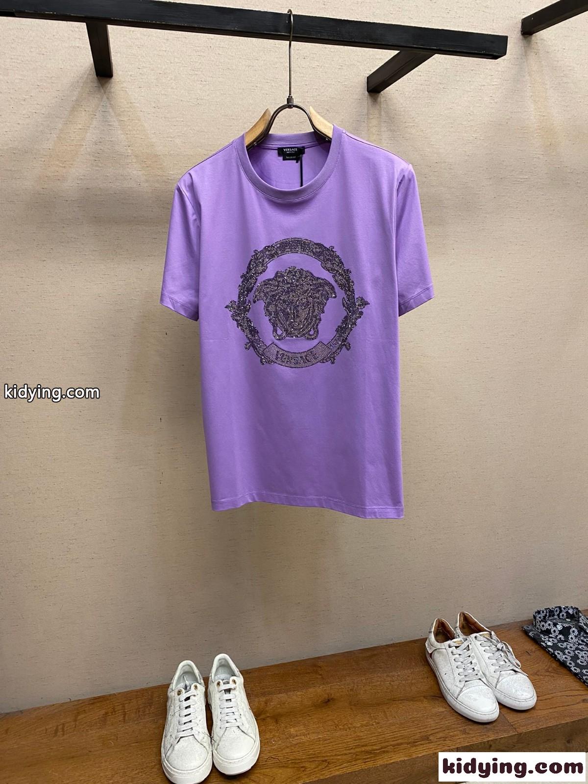ラインストーン メドゥーサ カルトゥーシュ 半袖Tシャツ ヴェルサーチェ Tシャツ スーパーコピー パープル-2