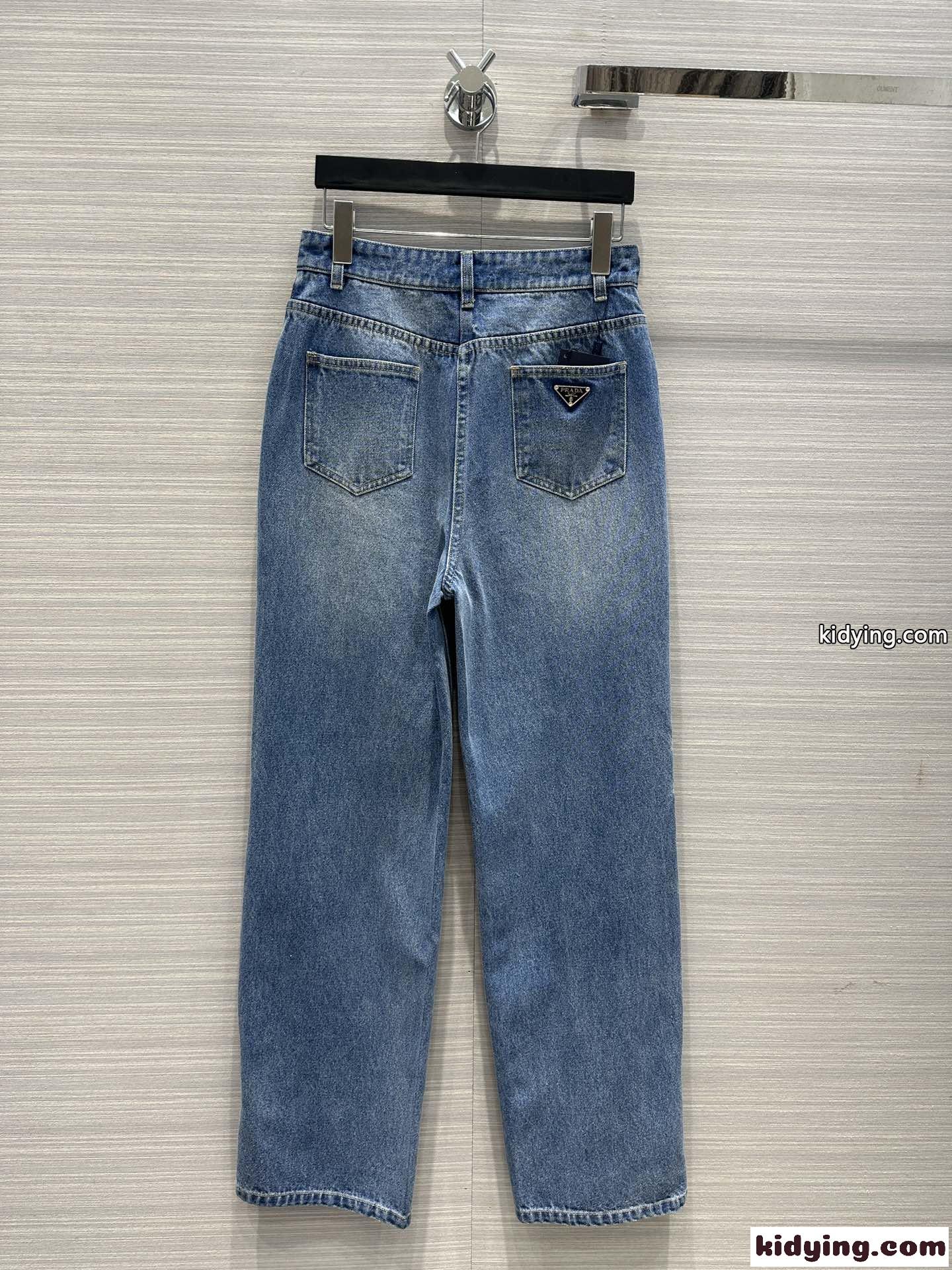 シンプル 合わせやすい トライアングルロゴ プラダ パンツ コピー デニムパンツ-1