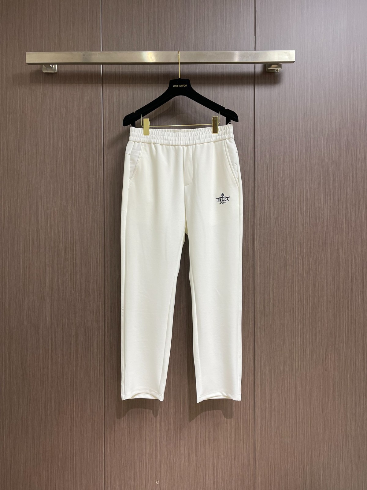 シンプル 合わせやすい ロゴ入り スウェットパンツ プラダ パンツ コピー メンズ-1
