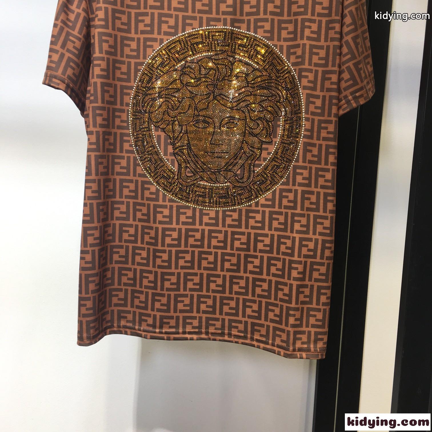 FENDACE ×fendi フェンダーチェ FF Tシャツ ヴェルサーチ Tシャツ コピー 半袖 トップス-3