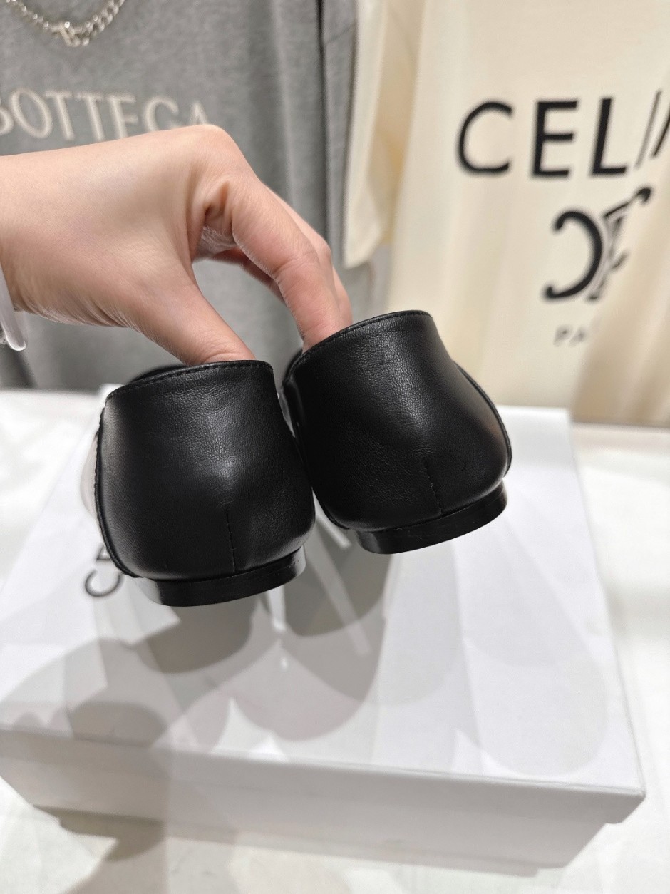シンプル 上品 セリーヌ オーラ スリッポン ローファー スーパーコピー ブラック-1