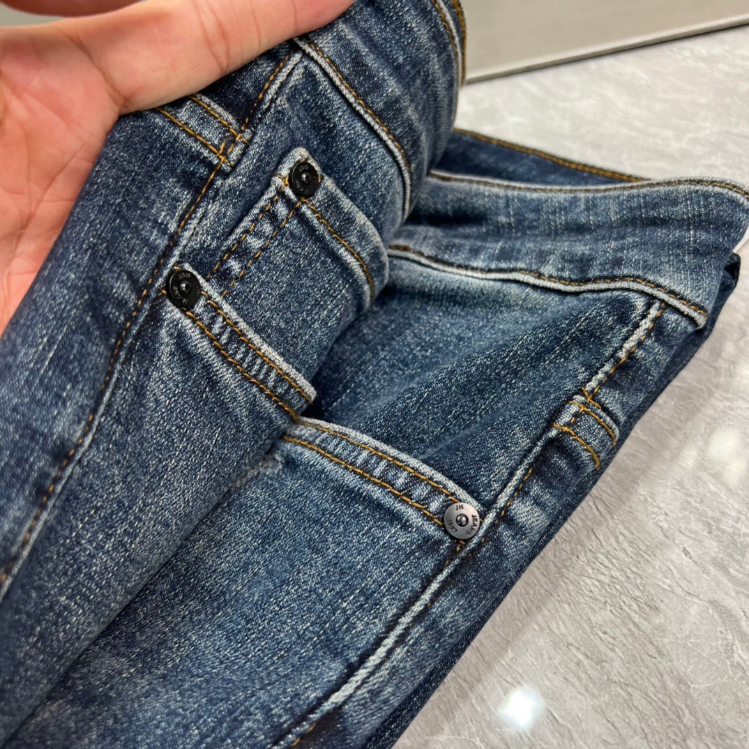 カジュアル 合わせやすい エルメネジルド・ゼニア ジーンズ コピー メンズ おしゃれ デニムパンツ-4