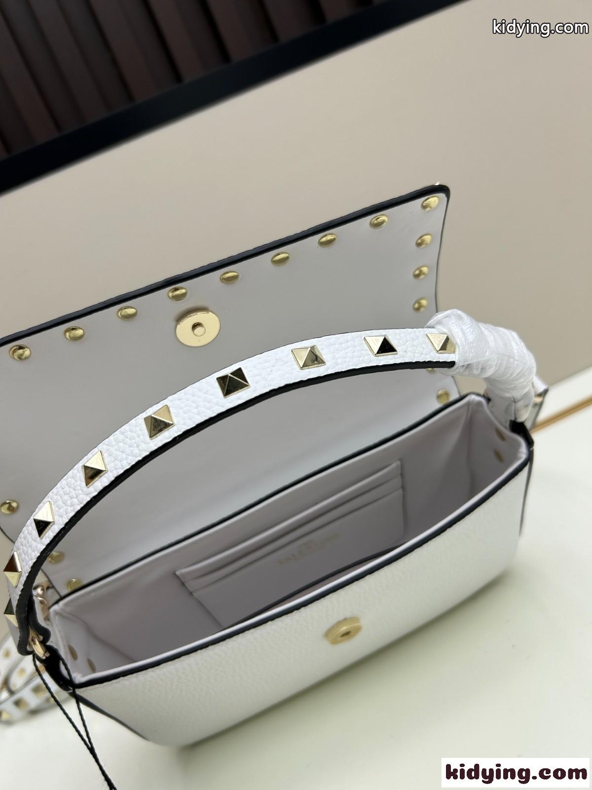 洗練された ロックスタッズ ミニ クロスボディバッグ ヴァレンティノ バッグ コピー ブラック-4