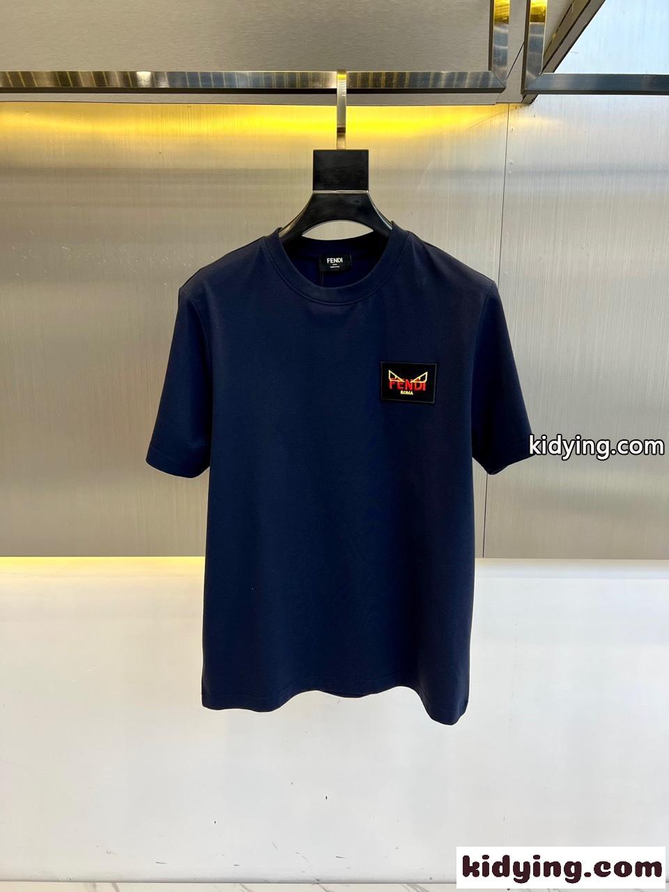 シンプル 合わせやすい 半袖Tシャツ フェンディ Tシャツ コピー クルーネック ネイビー-0