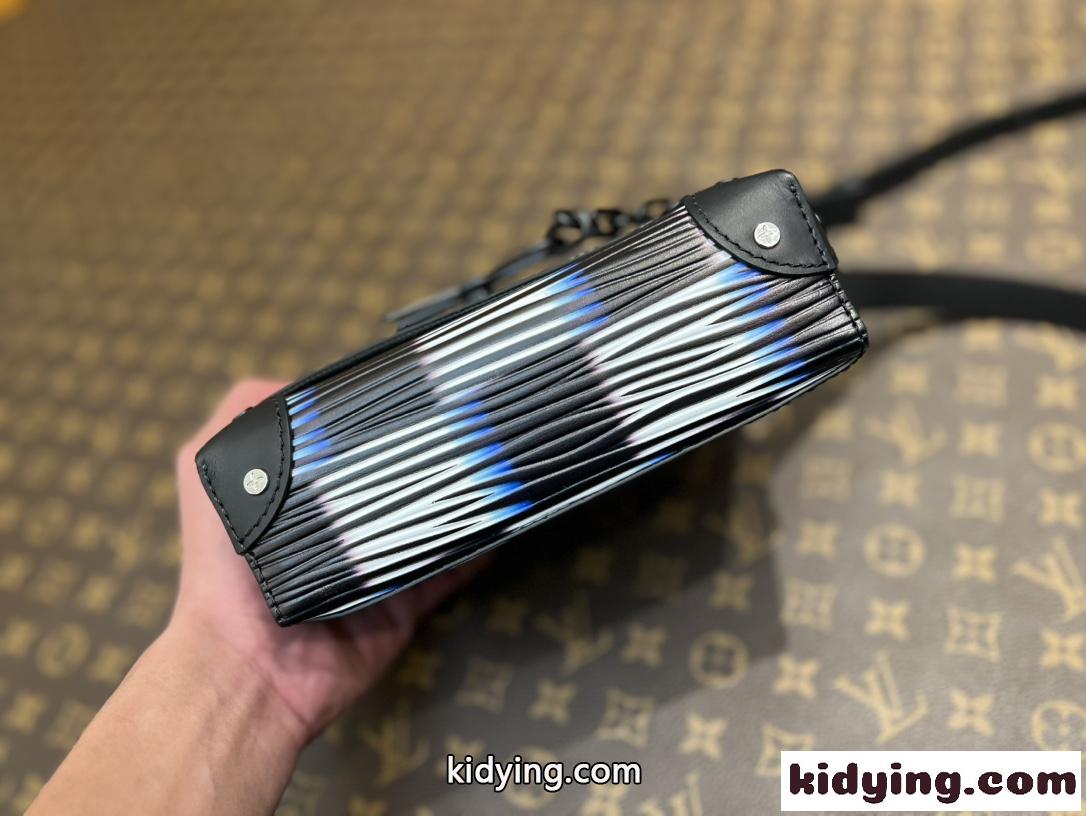 M82819 スティーマー・ウェアラブル ウォレット ルイヴィトン バッグ スーパーコピー-0