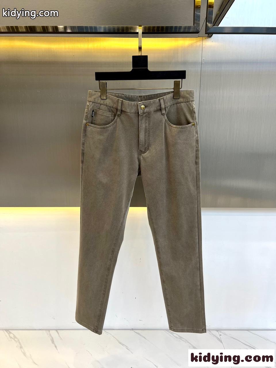 シンプル テーパードデニムパンツ トムフォード ジーンズ 偽物 合わせやすい-0