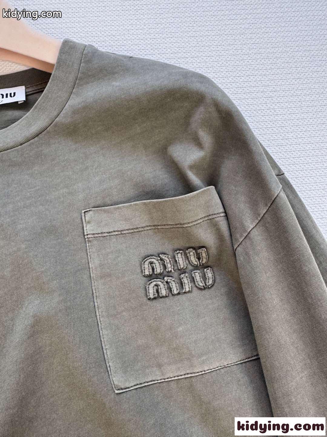 カジュアル コットンショート丈 長袖Tシャツ ミュウミュウ Tシャツ コピー グリーン-3