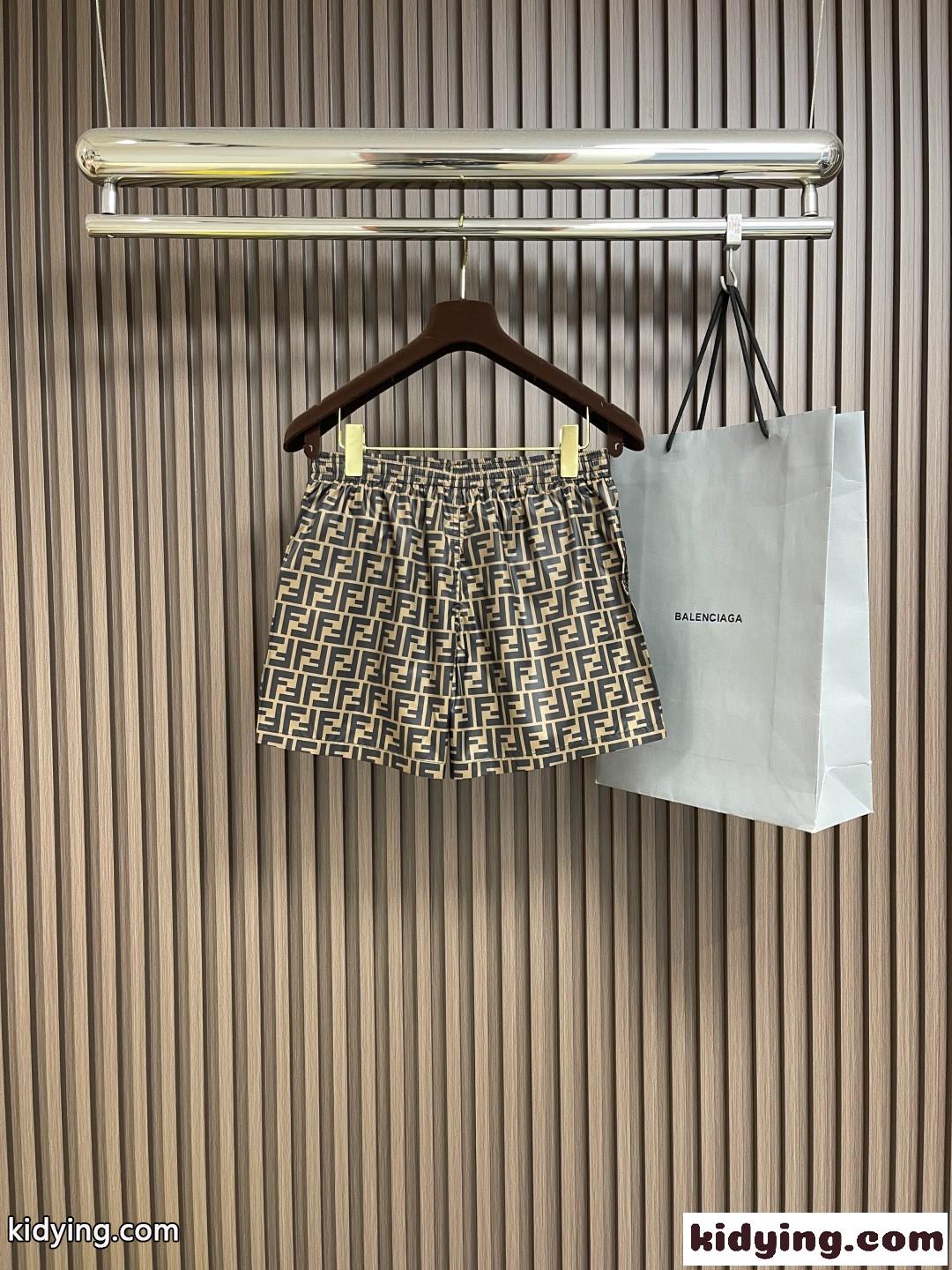 夏の定番 メンズ スイムショーツ フェンディ パンツ 偽物 ショートパンツ ブラウン-1