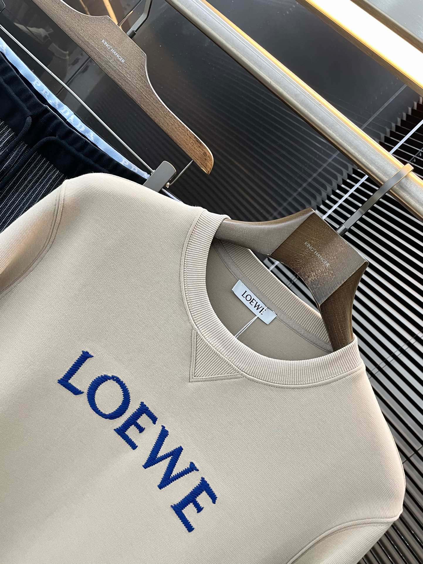 ロゴ刺繍 クルーネック スウェットシャツ ロエベ Tシャツ コピー グレー-1