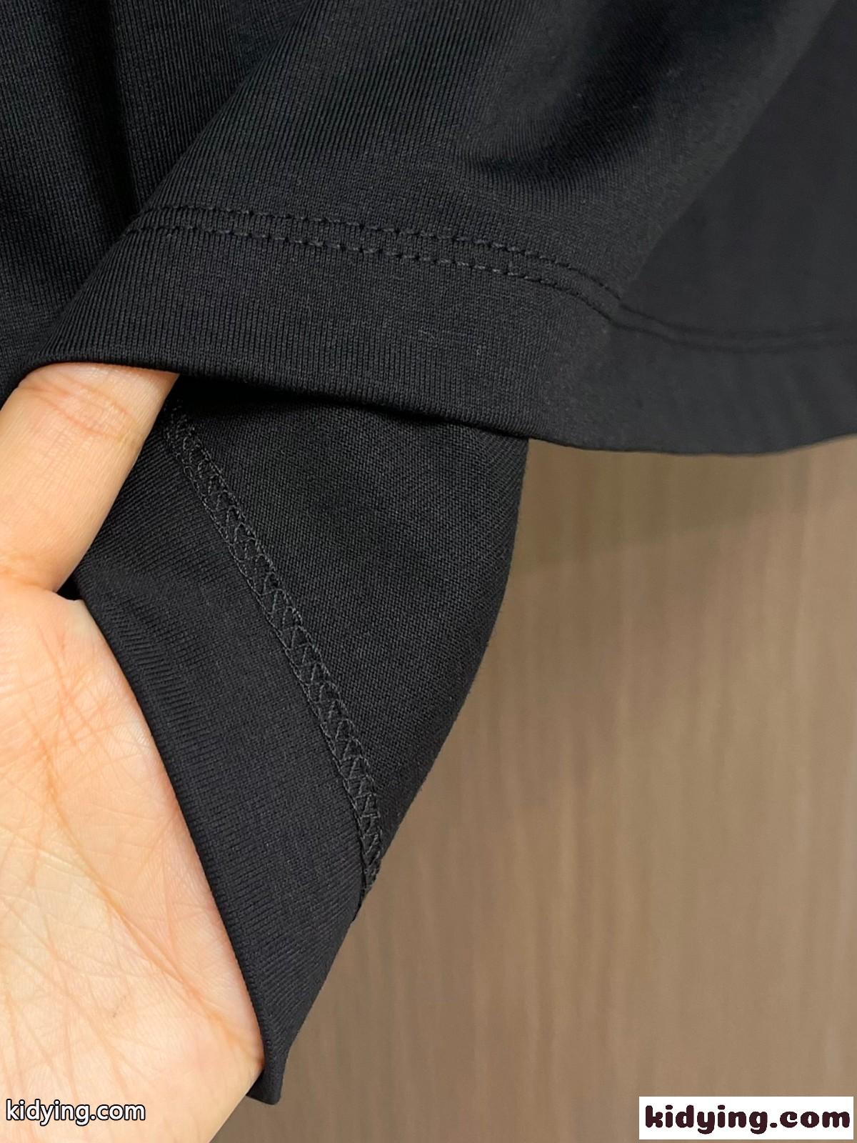 シンプル ロゴ入り クルーネック 半袖Tシャツ バルマン Tシャツ コピー ブラック-3