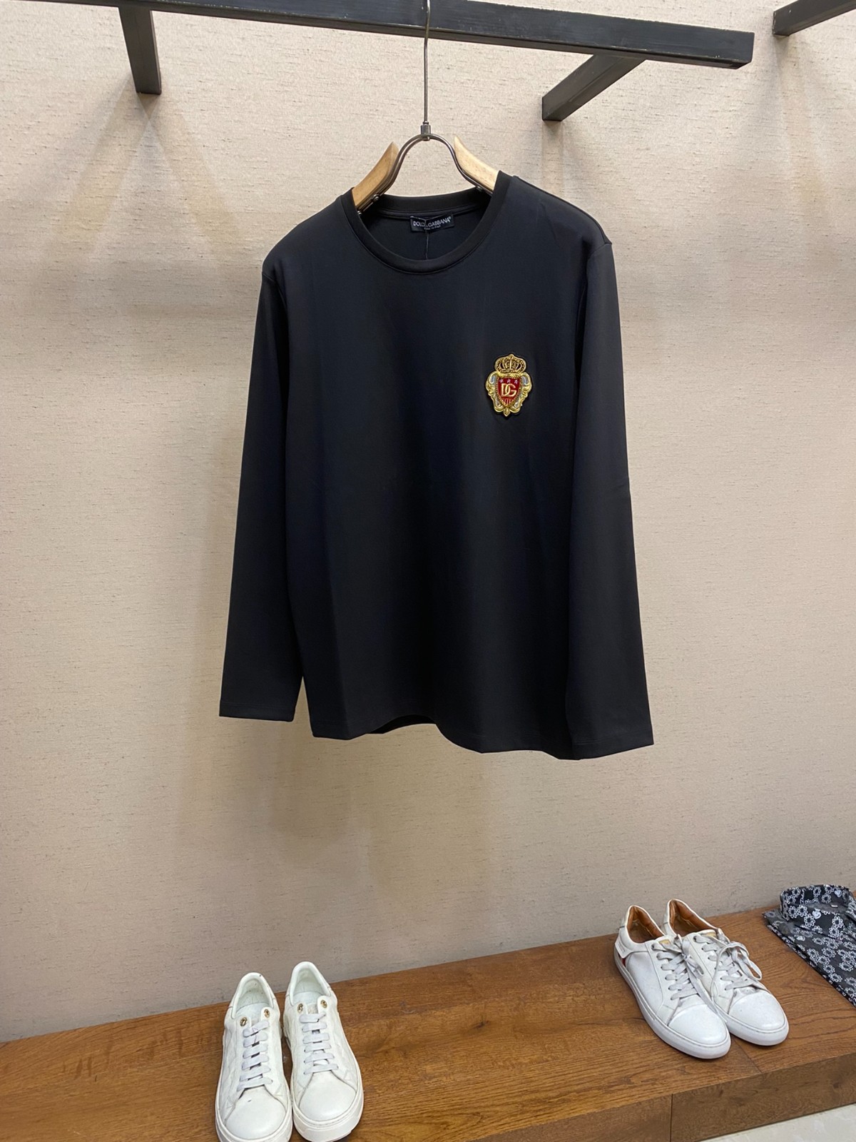 カジュアル お洒落 ロゴパッチ 長袖Tシャツ ドルチェ&ガッバーナ Tシャツ コピー ブラック-0