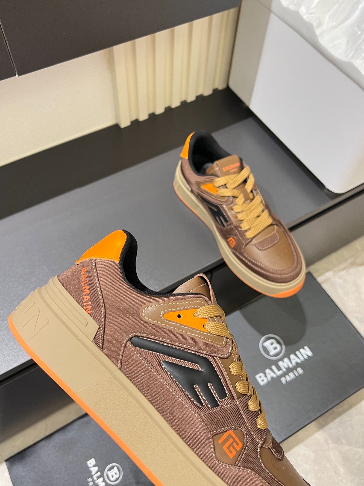 飽きのこない 人気 バルマン B-Court Skate スニーカー コピー メンズシューズ-3