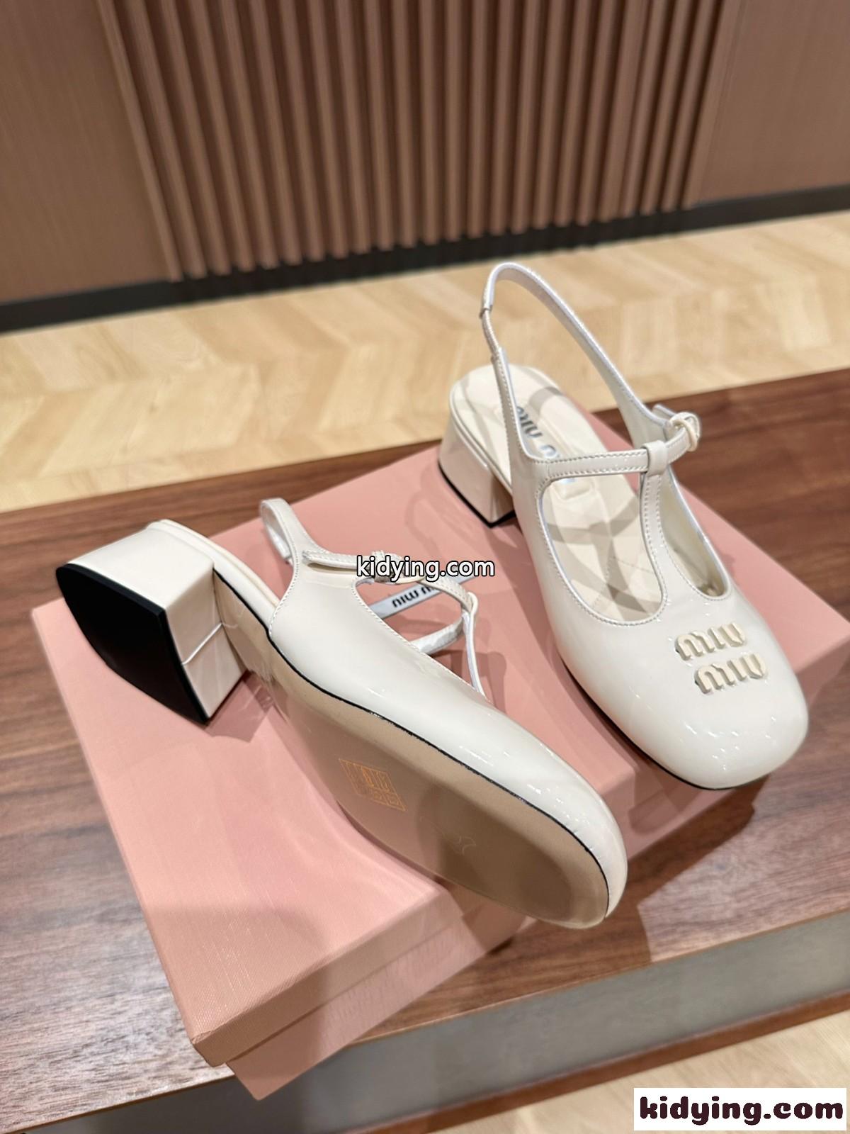 パテントレザー スリングバックパンプス ミュウミュウ パンプス スーパーコピー ベージュ-0
