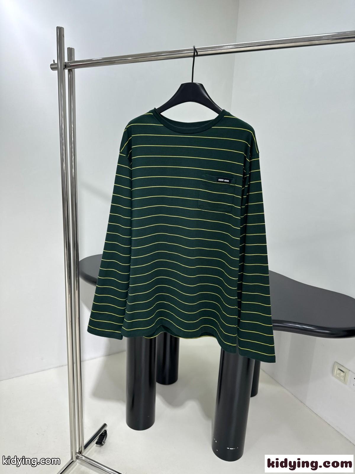 カジュアル 合わせやすい ボーダー柄 長袖Tシャツ ミュウミュウ Tシャツ コピー グリーン-0