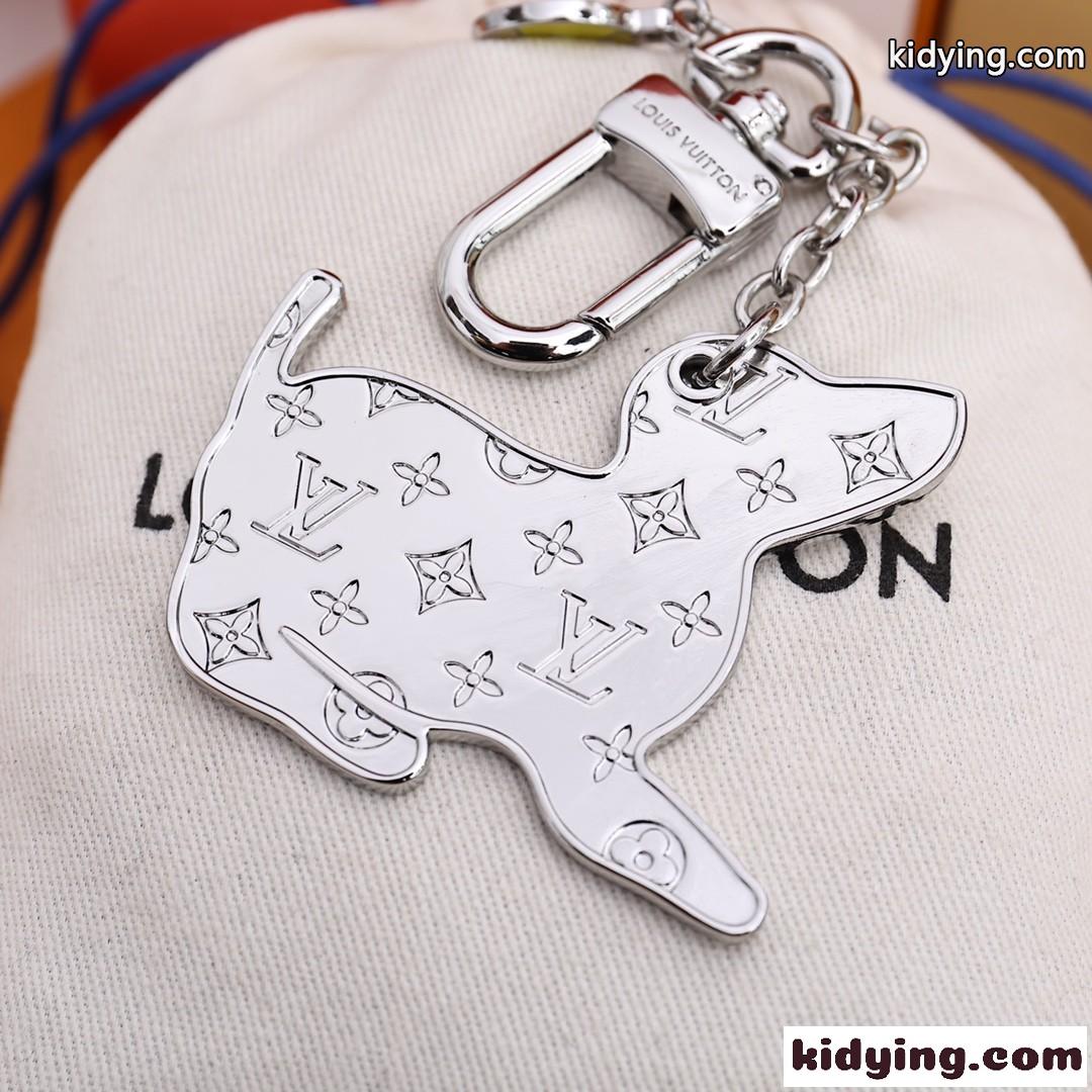 M00747 ビジュー サック・LV ドッグ ルイヴィトン キーホルダー コピー バッグチャーム-1