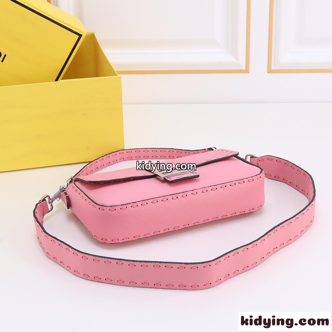 定番 人気 FENDI フェンディ ハンドステッチ ミディアム バゲットバッグ コピー ピンク-3