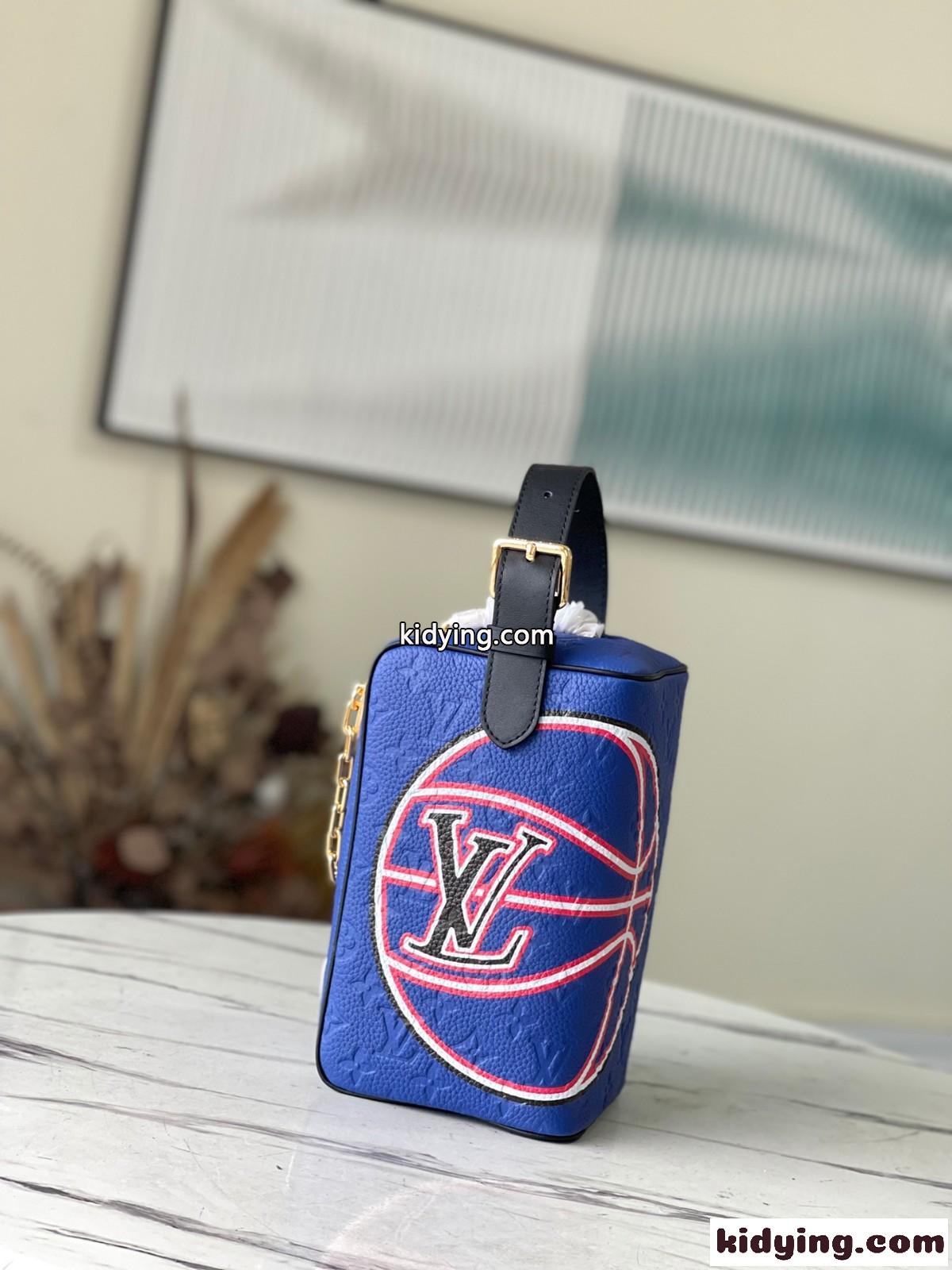 LVxNBA 第3弾 エンボス モノグラム ルイ・ヴィトン バッグ コピー M21106 カバン-1
