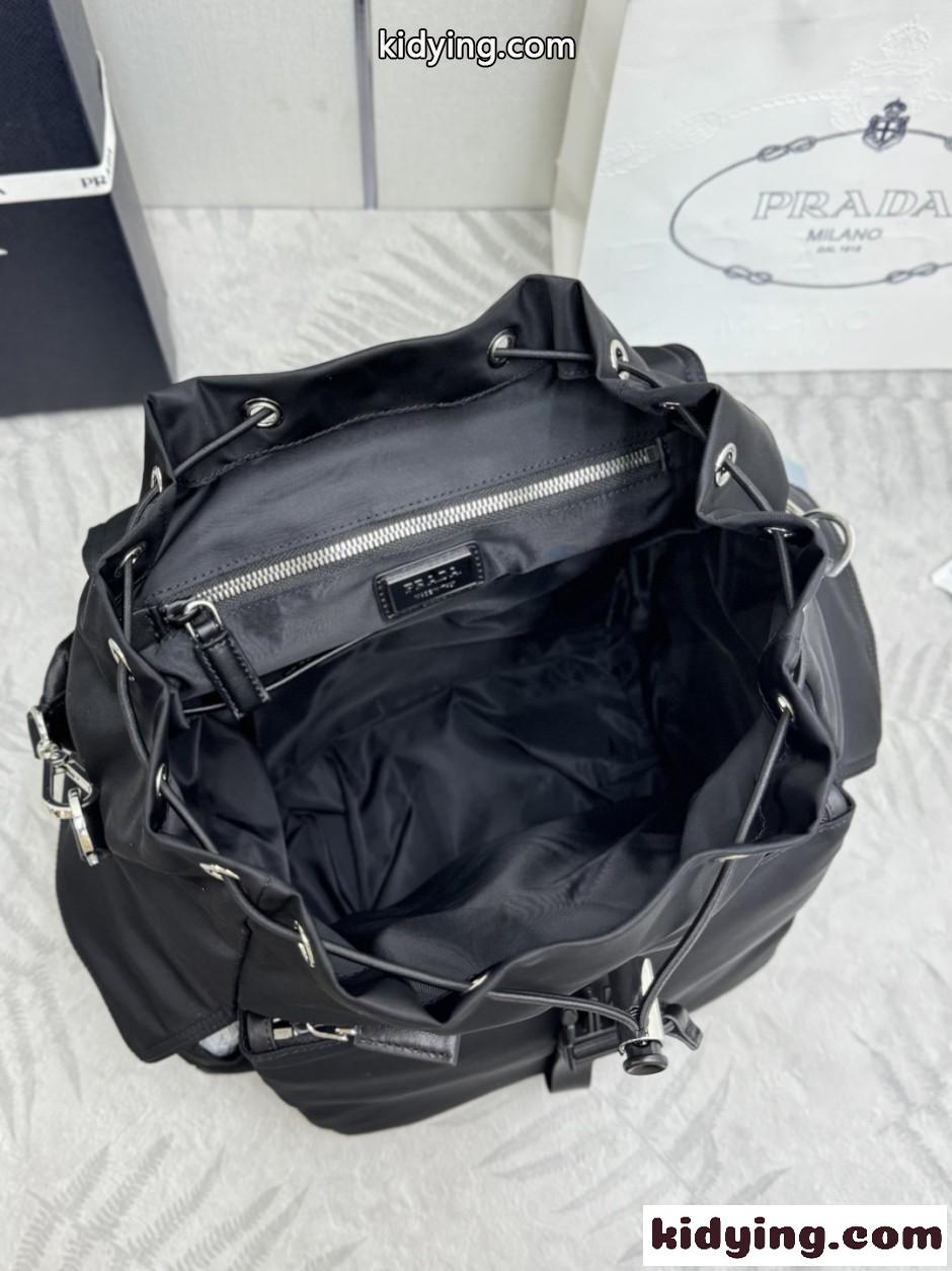プラダ エクスプローラ Re-Nylon xレザー バックパック スーパーコピー 2VZ118 ブラック-3