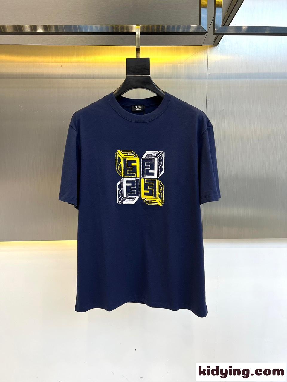 おしゃれ 合わせやすい 刺繍入り フェンディ 半袖Tシャツ コピー クルーネック ブルー-0