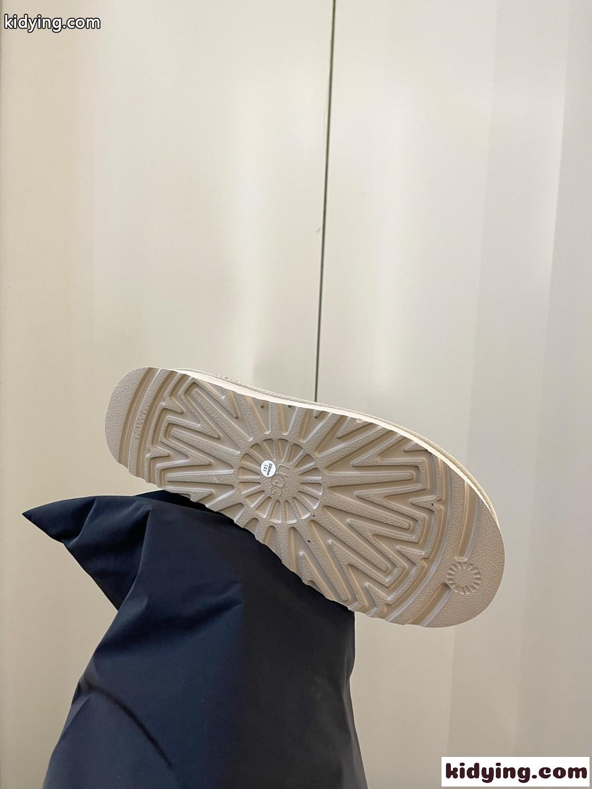 定番 人気 UGG アグ サンダル スーパーコピー スエード ムートン スリッポン ベージュ-3