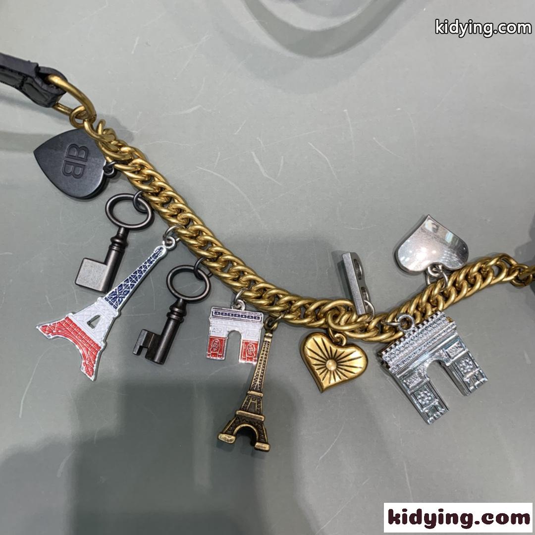 おしゃれ 高級感 クロコダイル型押し チャーム付き コンパクト バレンシアガ バック コピー ベルトバッグ-3