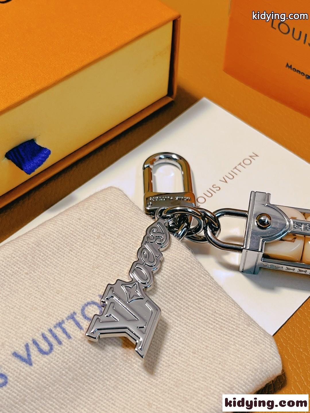 ルイヴィトン キーホルダー コピー バッグチャーム・LV ラバーズ ダイス シルバー-2