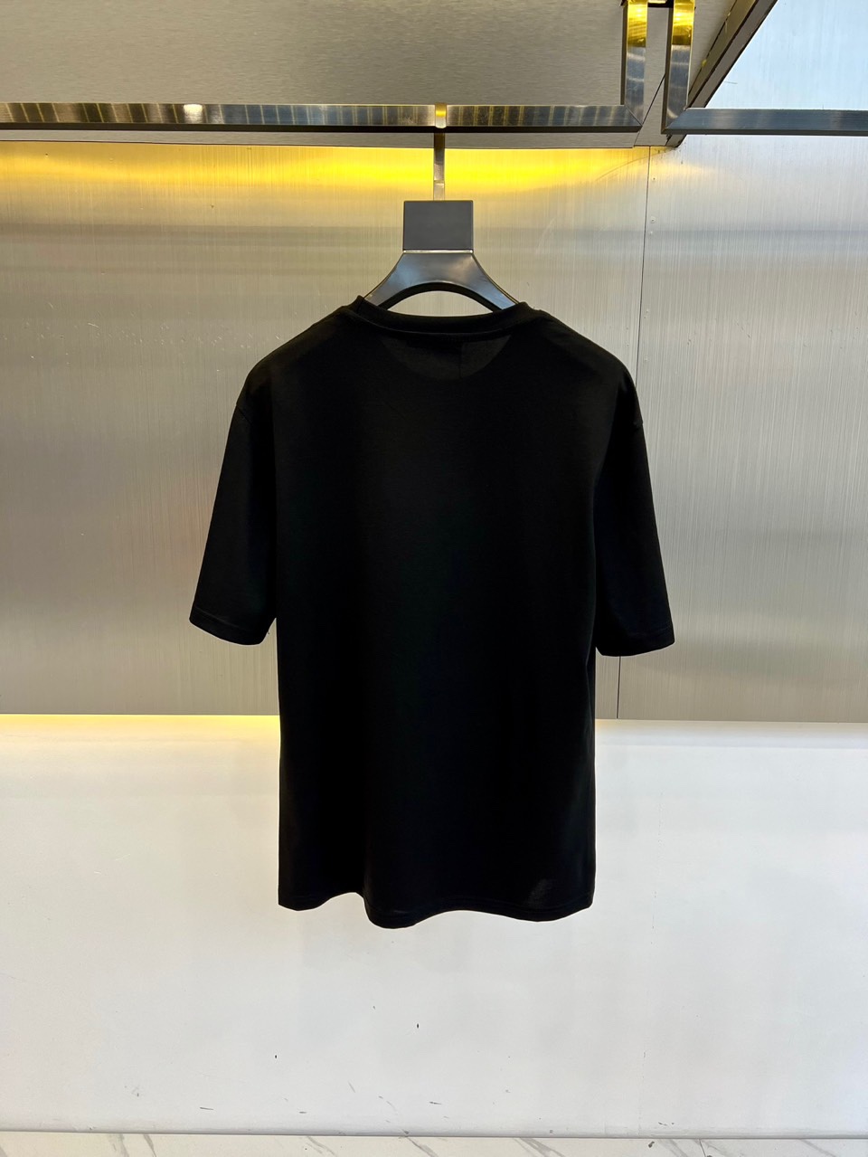 ロエベ Tシャツ コピー お洒落 合わせやすい ロゴTシャツ クルーネック ブラック-4