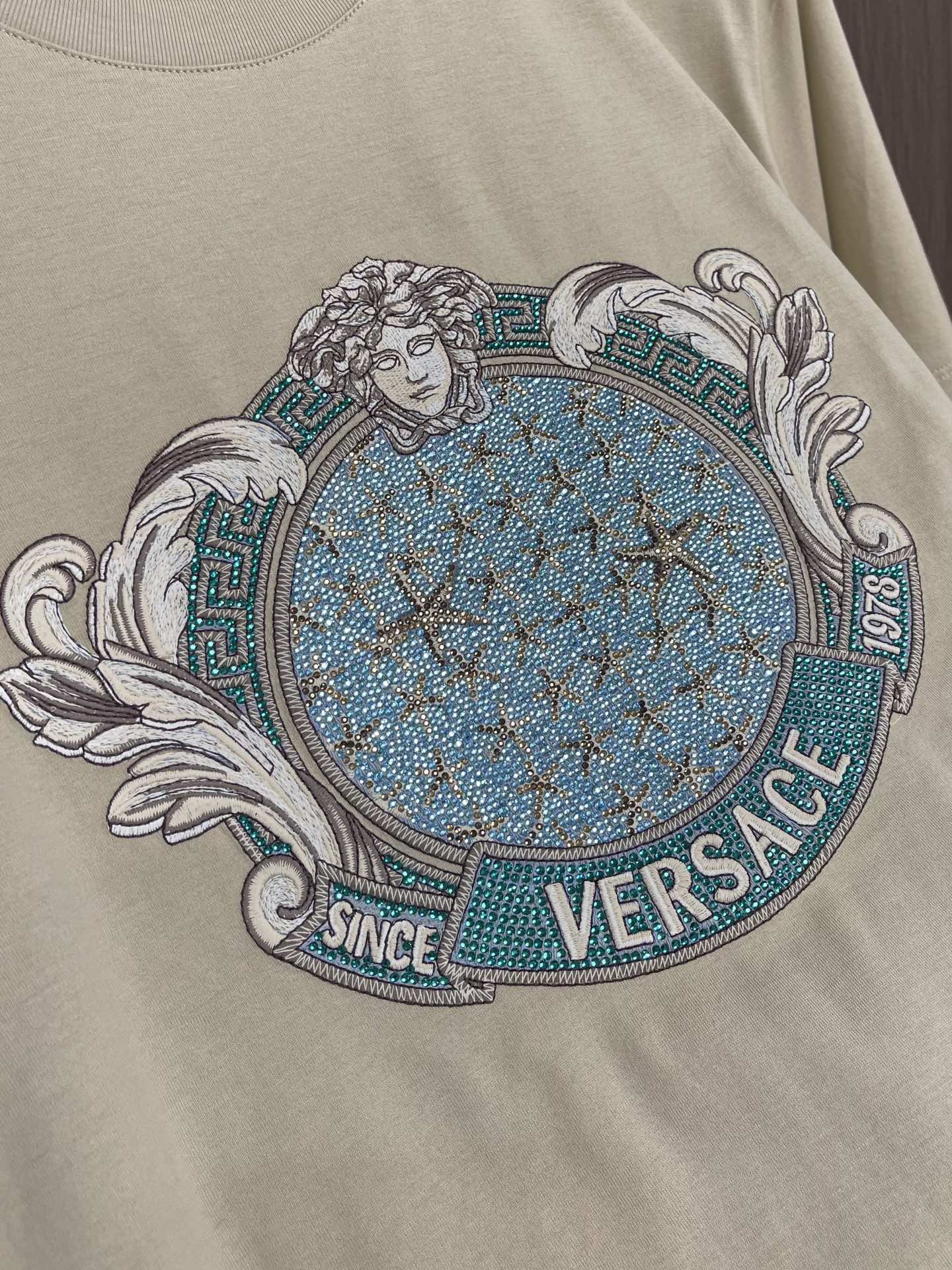 ラインストーン ヒトデ ブラゾン 半袖Tシャツ ヴェルサーチェ Tシャツ スーパーコピー ベージュ-2