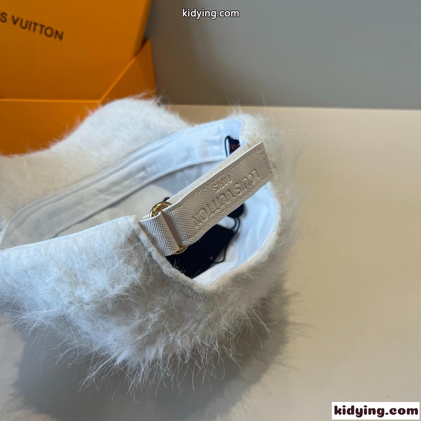 ルイ・ヴィトン キャップ 偽物 ふわふわ 可愛い お洒落 シャギー 帽子 ホワイト-3