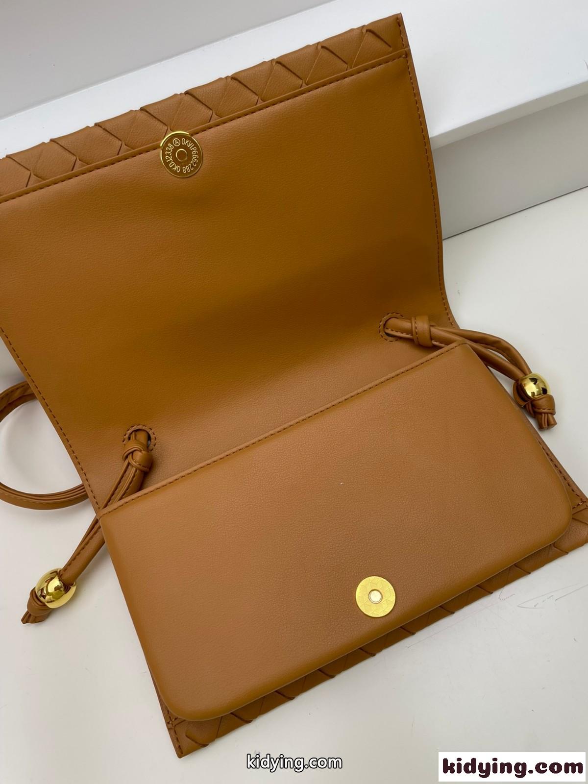 23SS Trio Pouch トリオ ポーチ ストラップ バッグ ボッテガ・ヴェネタ バッグ コピー ブラウン-4