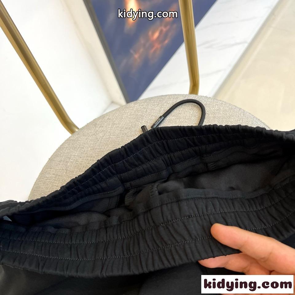 カジュアル 合わせやすい グッチ パンツ 偽物 メンズ ショートパンツ ブラック-4