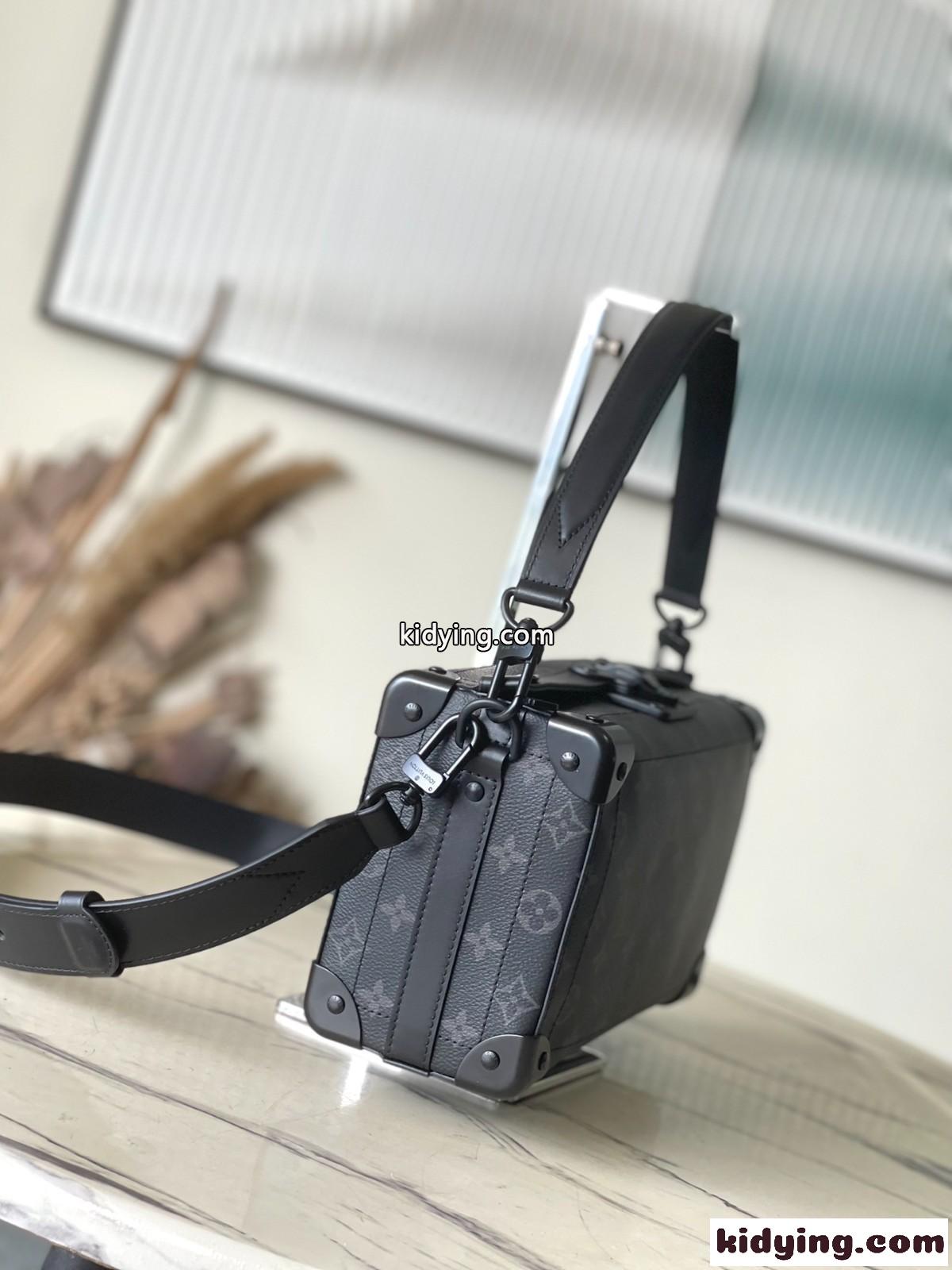 お洒落なメンズへ M11744 ソウル・トランク EW ルイヴィトン スーパーコピー-0