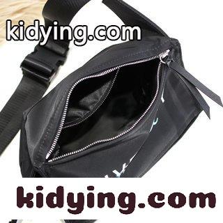 GIVENCHY-ジバンシーの最新のウエストポーチ/バストバッグ オリジナルの品質 イヴ・サンローラン バッグ 安い コピー 街を出て旅行するのがかっこいい-3