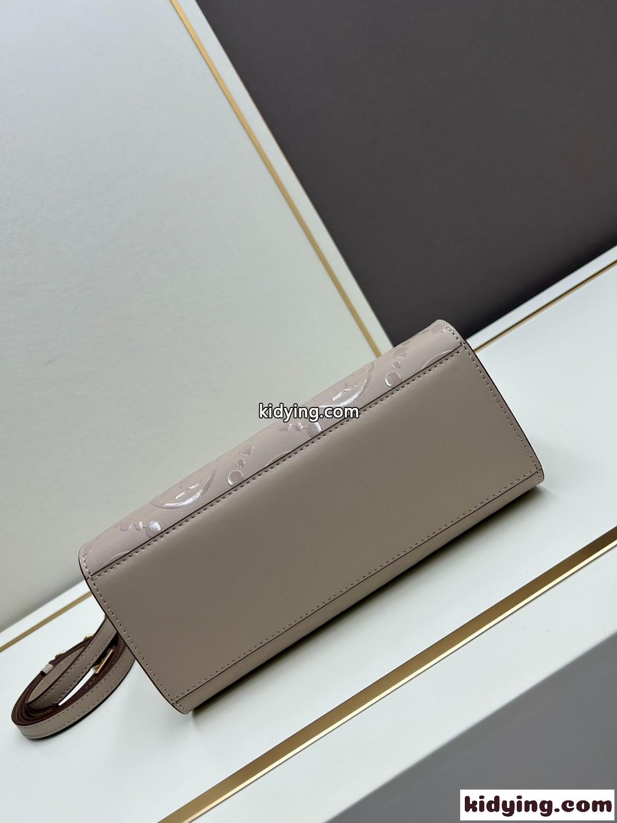 トリーバーチ Tモノグラム トップハンドル エンボストート スーパーコピー グレー-1