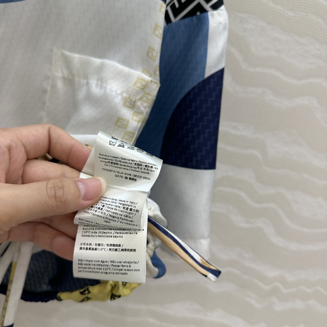 フェンディ シャツ コピー レディース パッチワークプリント クロップ丈 半袖 シルクシャツ-3