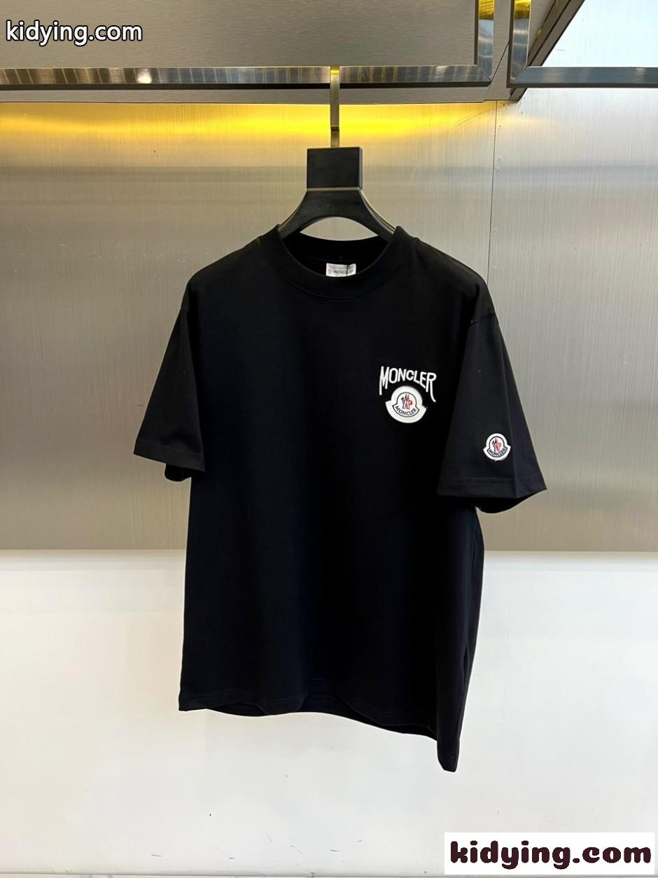 シンプル ロゴ刺繍 半袖Tシャツ モンクレール Tシャツ 偽物 クルーネック ブラック-0
