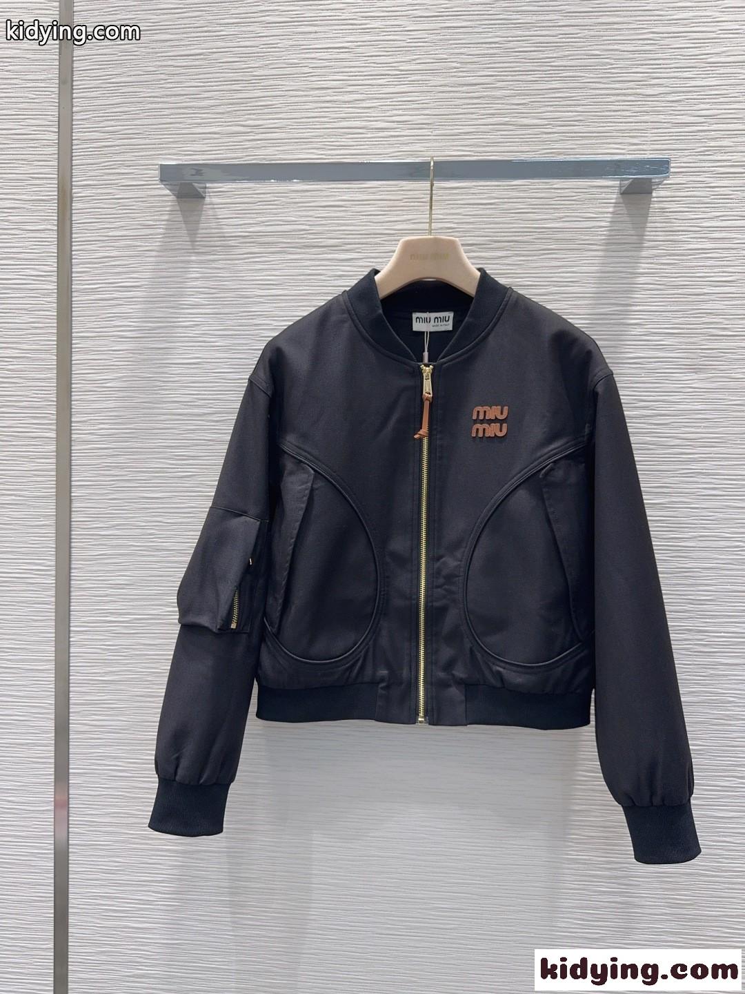 MIU MIUロゴ入り ボンバージャケット ミュウミュウ ジャケット 偽物 ブラック-0