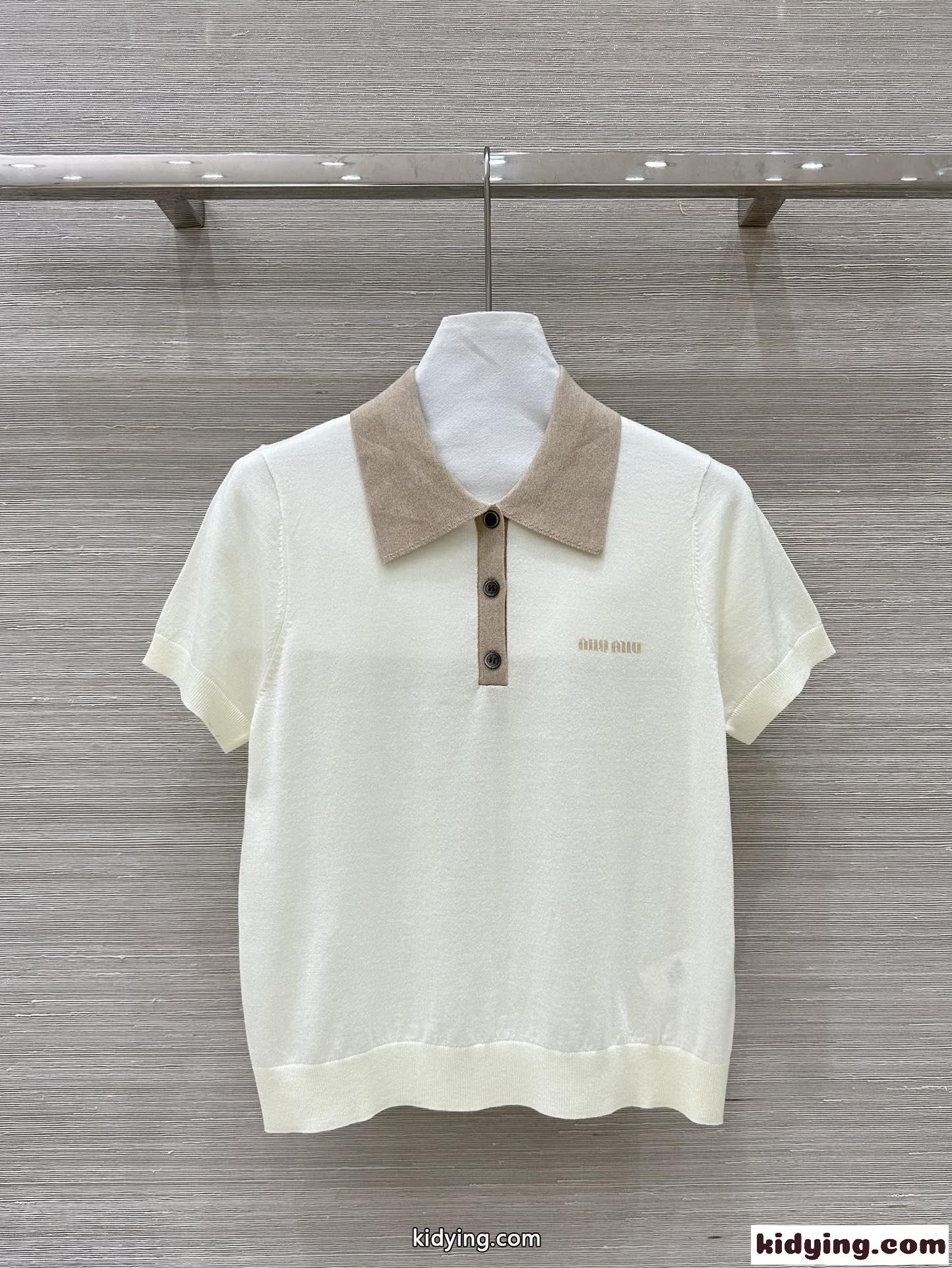 洗練された 上品 半袖 ニットポロ ミュウミュウ ニット コピー ベージュ-1