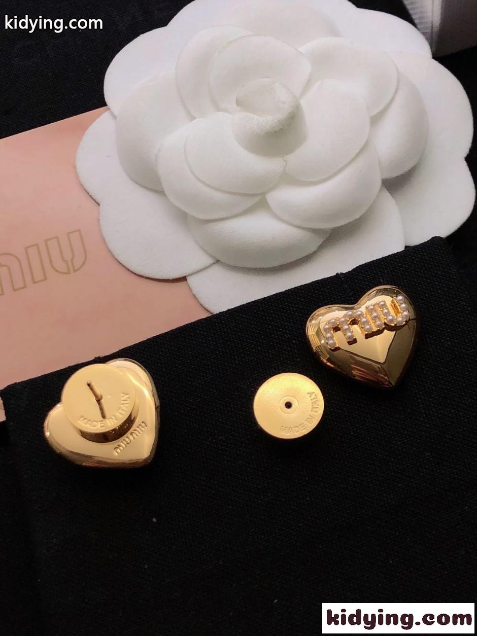 Miu Miu パール ハートスタッズピアス ミュウミュウ イヤリング 偽物-4