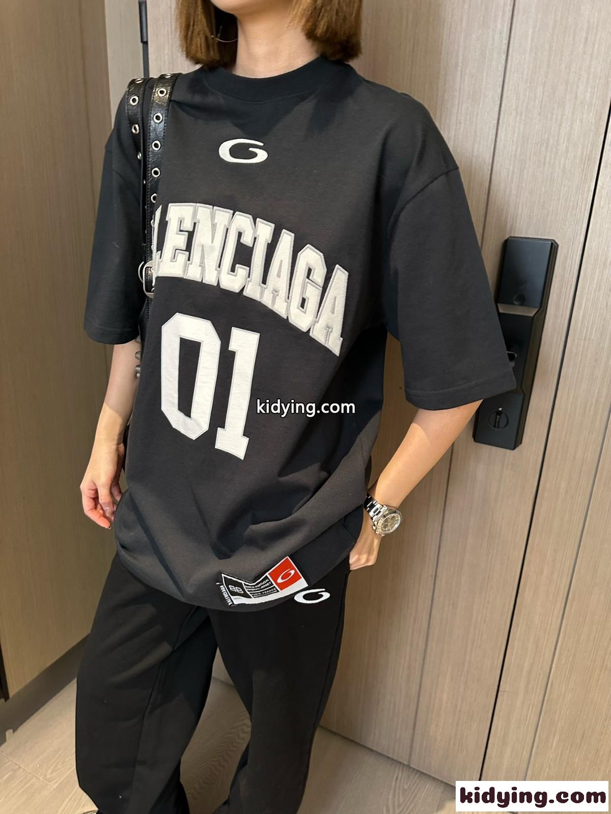 ユニセックス 刺繍入り オーバーサイズ 半袖Tシャツ バレンシアガ Tシャツ コピー ブラック-0