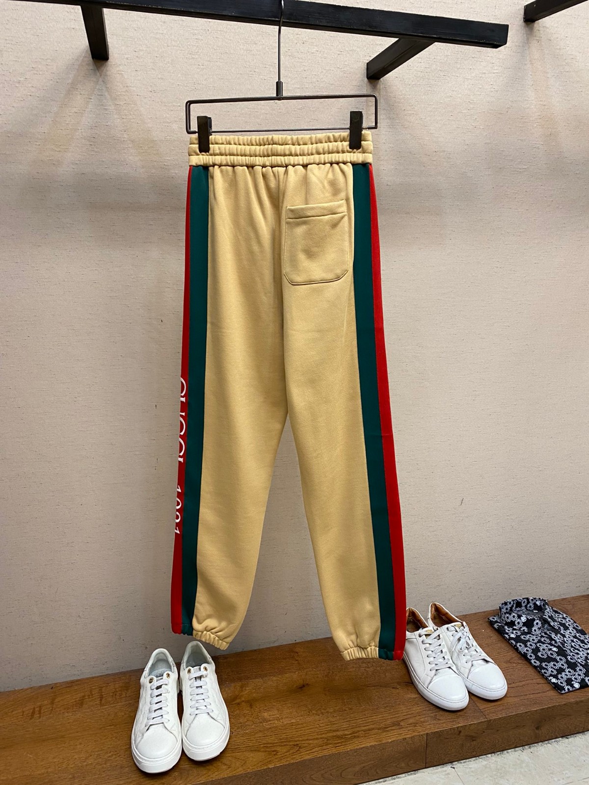 定番 おしゃれ グッチ パンツ コピー カジュアル ロゴ スウェットパンツ-2