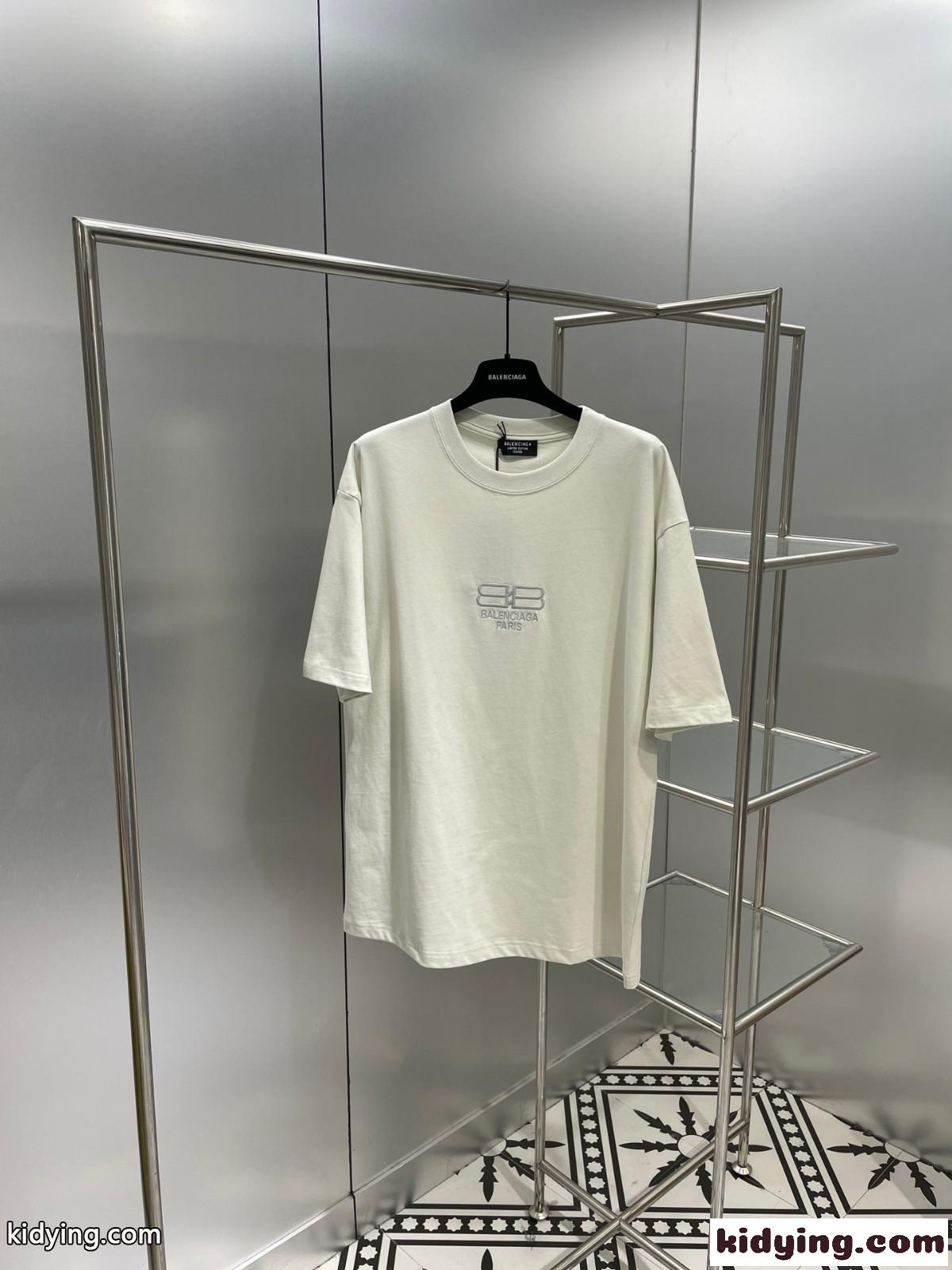 男女兼用 今季大人気 ビッグシルエット ロゴ 刺繍入り バレンシアガ 半袖tシャツ コピー クルーネック-0