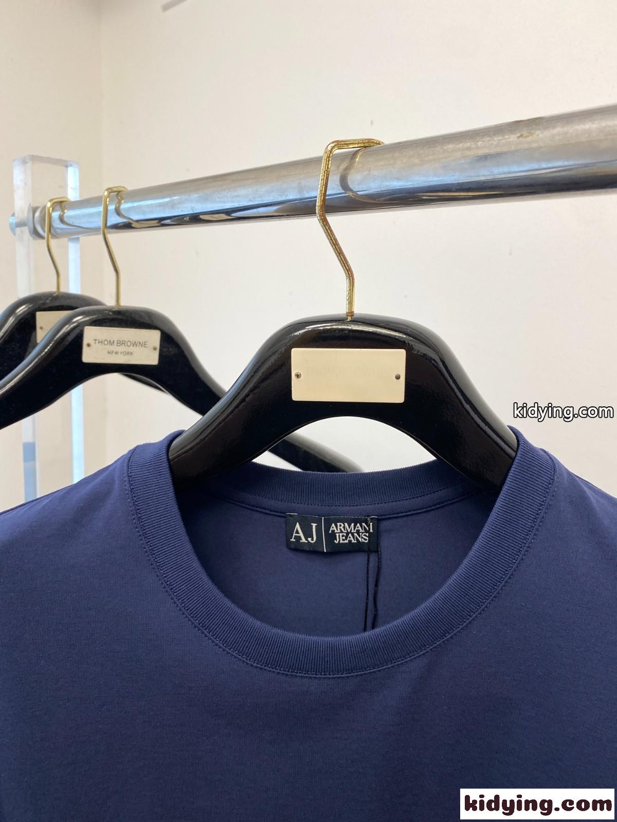 カジュアル 上品 アルマーニ Tシャツ 偽物 クルーネック 半袖Tシャツ ブルー-2