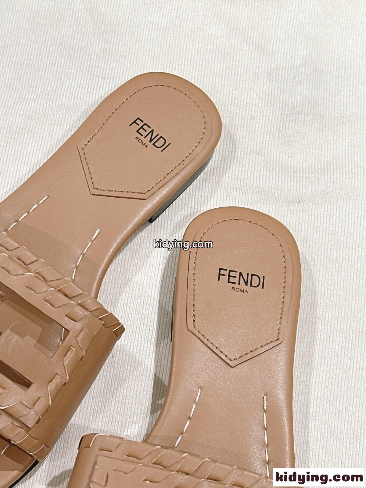 人気 バゲット レザー スライド フェンディ サンダル スーパーコピー カーキ-4